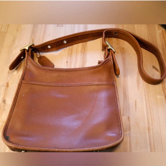 Coach Handbags - Coach Vintage Legacy Zip Crossbody Bag Preloved